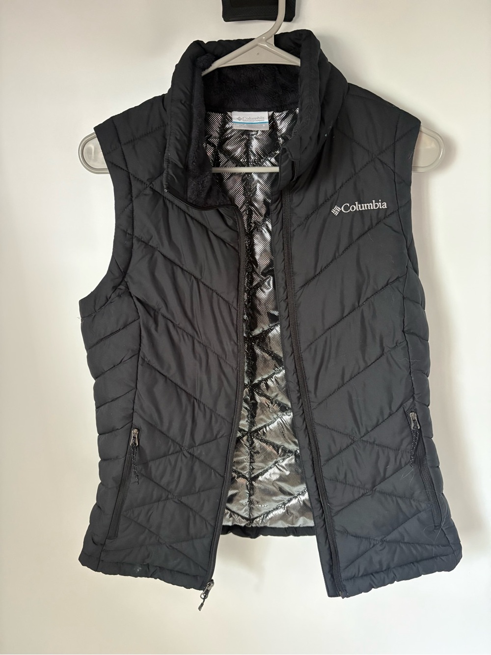 Columbia Black Quilted Sleeveless Insulated Vest